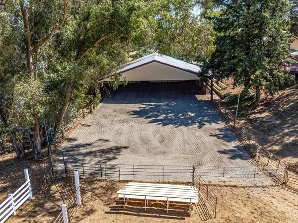 Highland Ave Penngrove